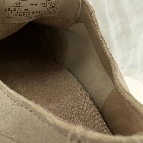 NWOT 🆕 Vionic Callie Women's Sneaker Gold Metallic Size 9 - Picture 9 of 9